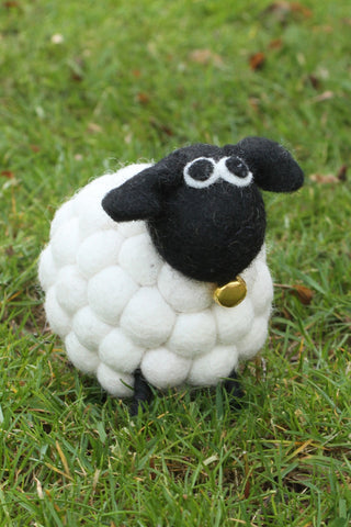 TESSA THE BOBBLY SHEEP